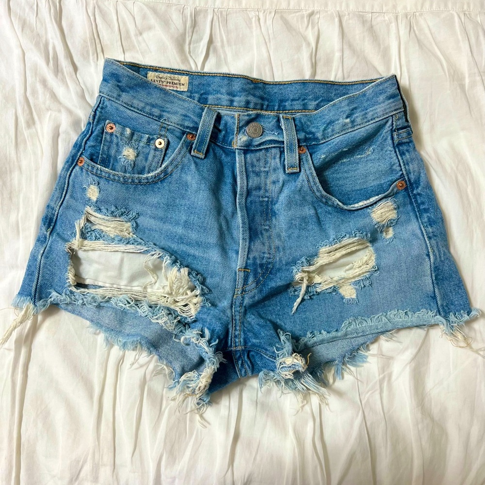 501® Levi's Premium HIGH RISE WOMEN'S SHORTS size 24